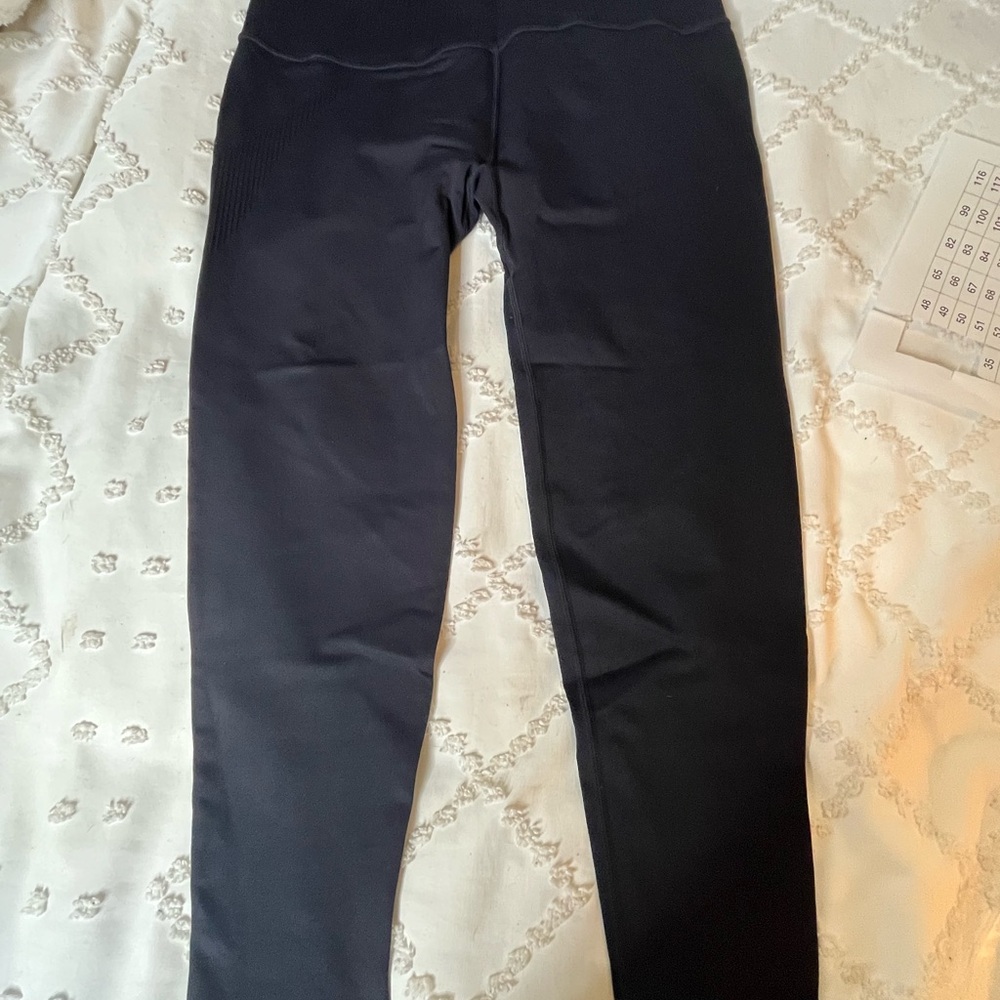 Joy Lab XL legging with butt lifting panels in back.